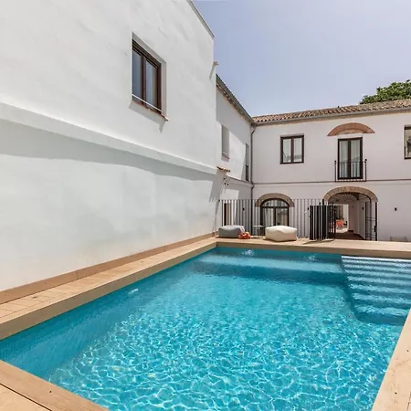 Hostal Líbere Patio Santa Marta