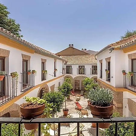 Líbere Patio Santa Marta Hostal Córdoba